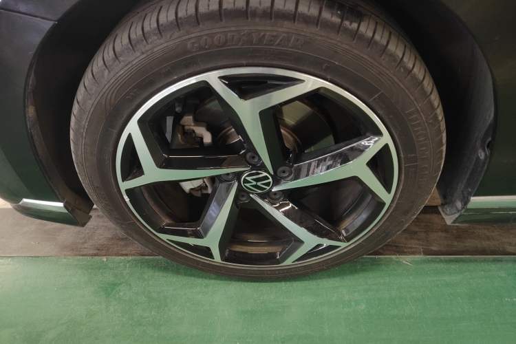 Used Volkswagen Magotan 2023 2 Million Units Limited Edition 330TSI DSG Leading Version