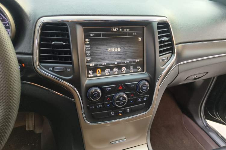 Used Jeep Grand Cherokee 2014 3.0TD Diesel Comfort Navigation Version Audio And AC Panel