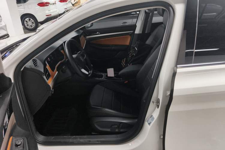 Used Volkswagen Bora 2023 200TSI DSG YueXing PRO Edition Left Front Seat