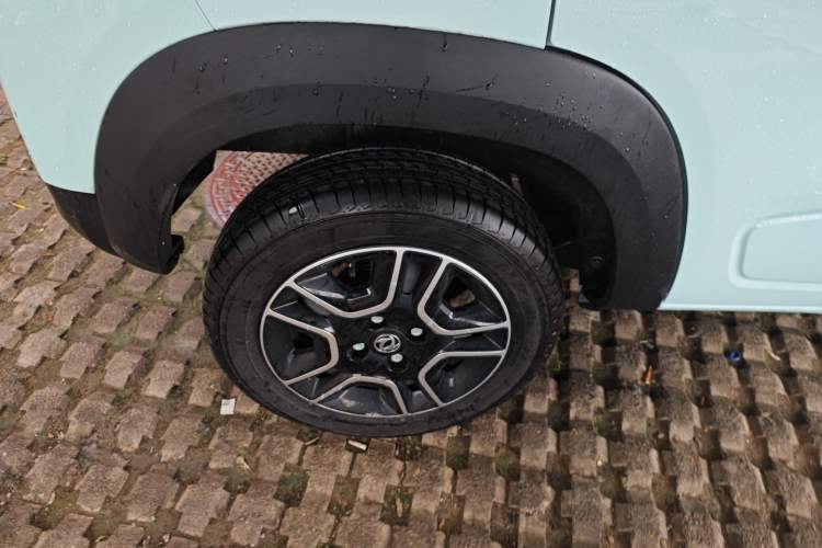 Used Dongfeng NAMMI BOX 2022 Chasing Wind Edition 331 km Standard Model
