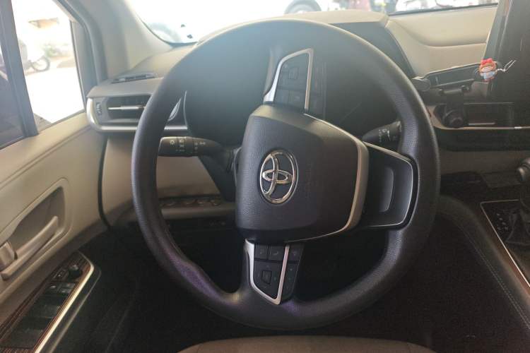 Used Toyota Sienna 2023 2.5L Hybrid Comfort Edition