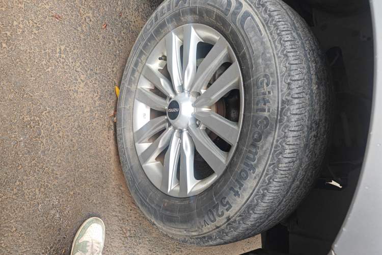 Used Isuzu mu-X 2020 1.9T Diesel Automatic 4x4 Enjoyment Edition 7 Seats China VI Standard
