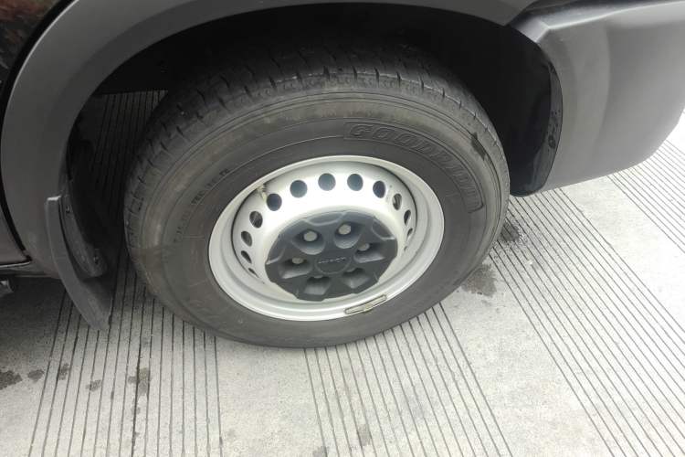 Used Iveco Eurocargo 2021 2.0T Manual Super-Rui Short Wheelbase Low-Roof Side-Hinged Door F1A