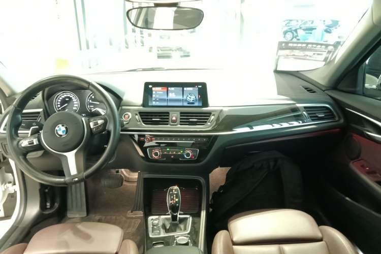 Used BMW 1 Series 2020 125i Leading Model M Sport Package Center Console