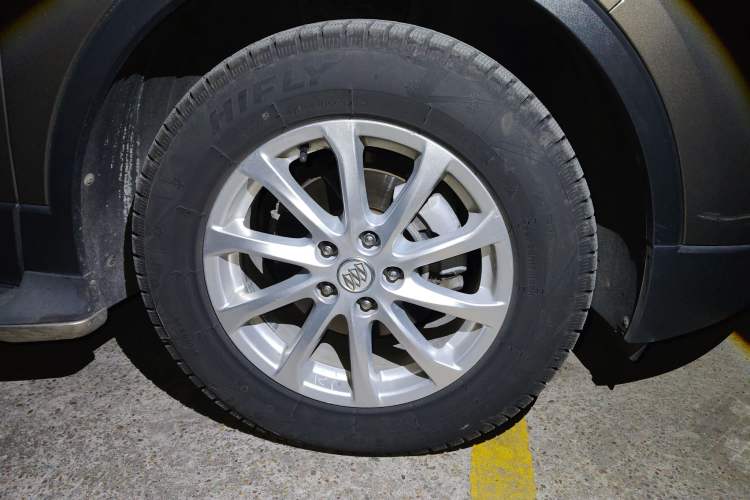 Used Buick Envision 2016 20T Two-Wheel Drive Leading Version Right Front Wheel Hub