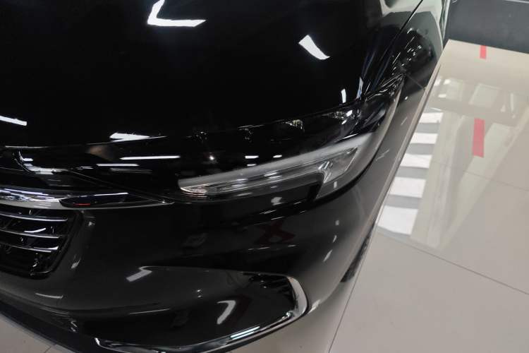 Used Buick Envision 2023 Encore Plus 652T Five-Seat Luxury Model