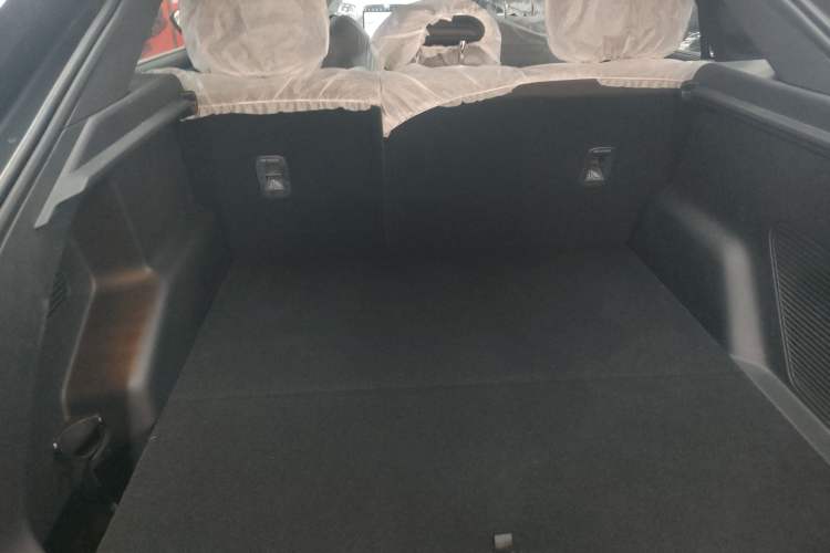 Used Livan 7 2023 605 km ZHU FENG
