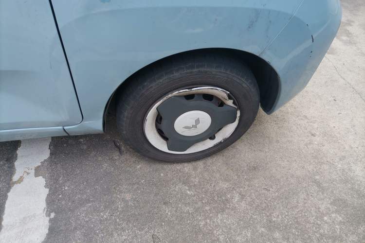 Used Wuling Hongguang MINIEV 2022 Enjoy Edition Lithium Iron Phosphate Right Front Wheel Hub