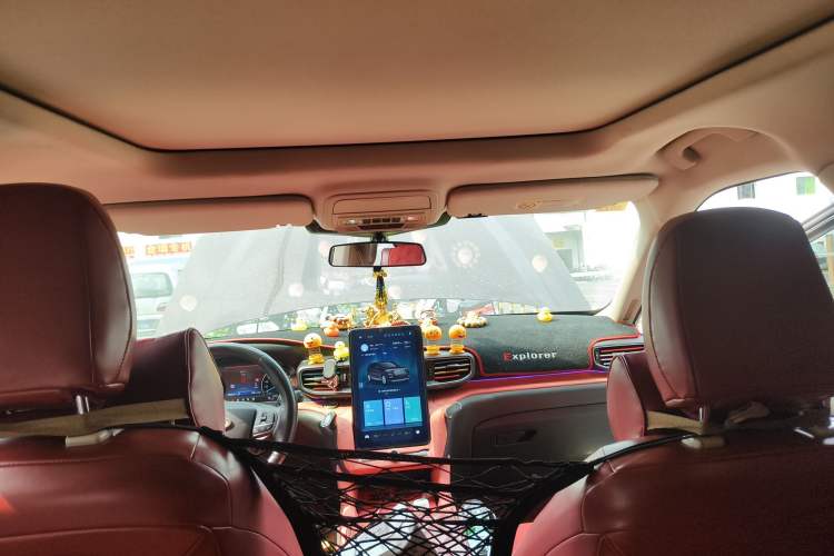 Used Ford Explorer 2020 EcoBoost 285 Rear-Drive Trend Edition 7-Seater Headliner