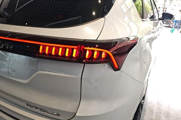 Used JETOUR X70 PLUS 2023 1.6T DCT Stronger PLUS 5-seater