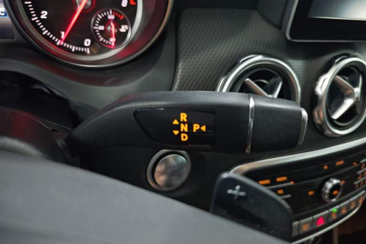 Used Mercedes-Benz GLA 2017 GLA 220 4MATIC Fashion Model
