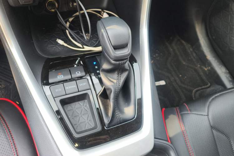 Used Toyota RAV4 2024 2.0L CVT Two-Wheel Drive Urban Edition
