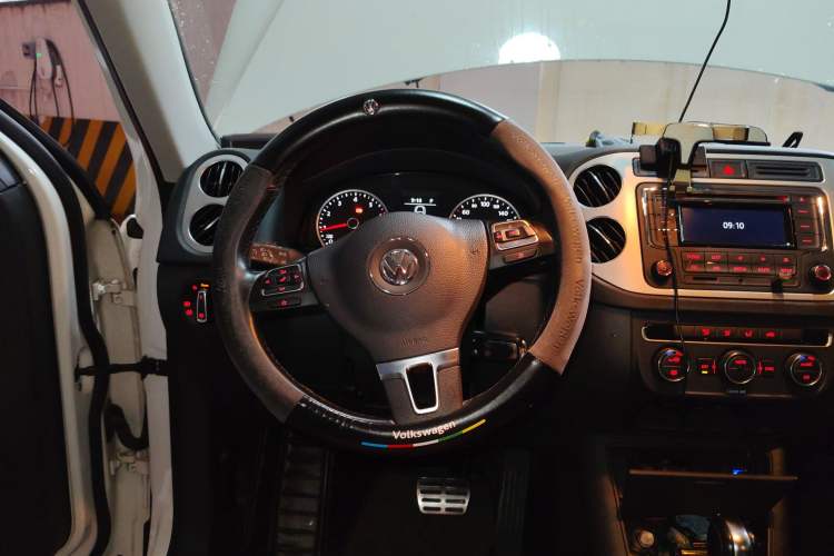 Used Volkswagen Tiguan 2017 300TSI Automatic Two-Wheel Drive Silk Road Comfort Edition Steering Wheel