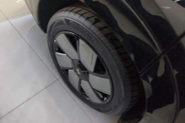 Used XPeng X9 2024 702 Ultra-Long Range Max