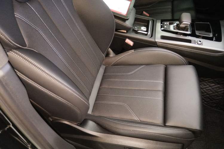 Used Audi Q5L 2024 40 TFSI Luxury Dynamic Edition Right Front Seat