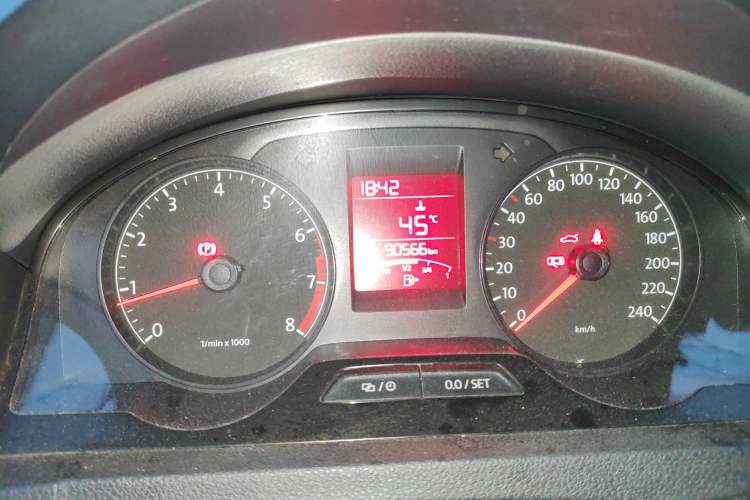 Used Volkswagen Santana 2015 1.6L Manual Comfort Edition