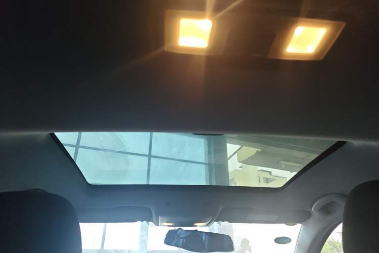 Used Volkswagen Golf 2017 1.6L Automatic Comfort Million-Vehicle Anniversary Edition