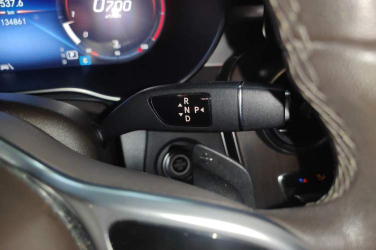 Used Mercedes-Benz GLC 2020 Facelift GLC 300 L 4MATIC Dynamic Edition Gear Lever