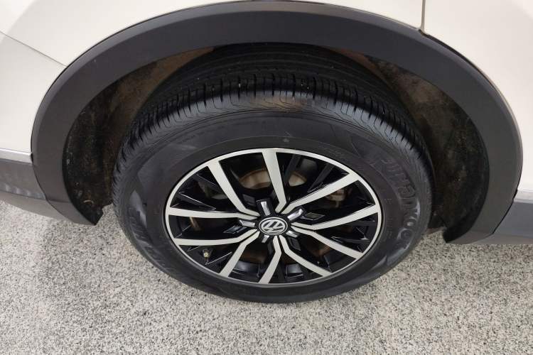 Used Volkswagen Tiguan L 2017 330TSI Automatic Two-Wheel Drive Comfort Edition Right Rear Wheel Hub