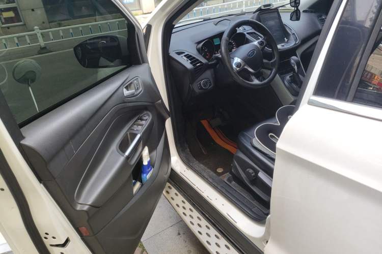 Used Ford Kuga 2015 1.5L GTDi Two-Wheel-Drive Comfort Model
