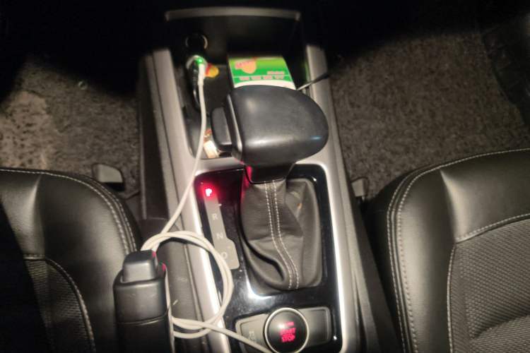 Used Qoros 3 2014 Sedan 1.6L Automatic Zhiyue Model Gear Lever