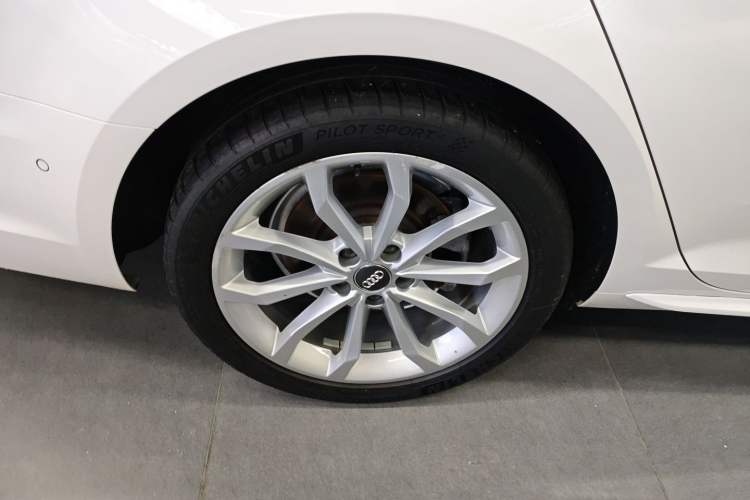 Used Audi A4L 2019 40 TFSI Fashion Version China V