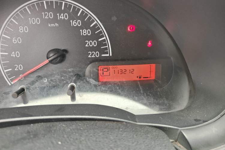 Used Nissan Sunny 2014 1.5XE CVT Comfort Edition Odometer Close Up