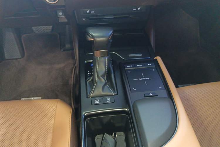 Used Lexus ES 2020 200 Excellence Edition
