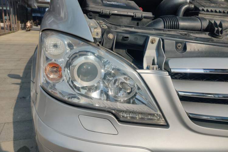 Used Mercedes-Benz Viano 2011 3.5L 125th Anniversary Edition 7 Seats