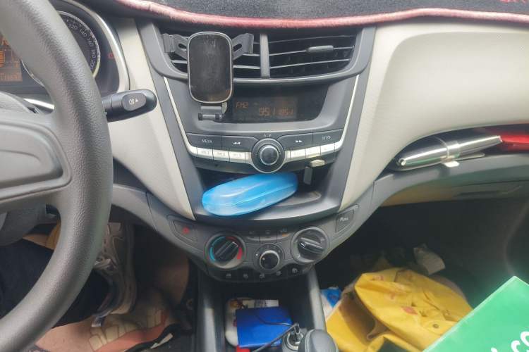 Used Chevrolet Sail 2015 Sail 3 1.3L AMT Ideal Edition Audio And AC Panel