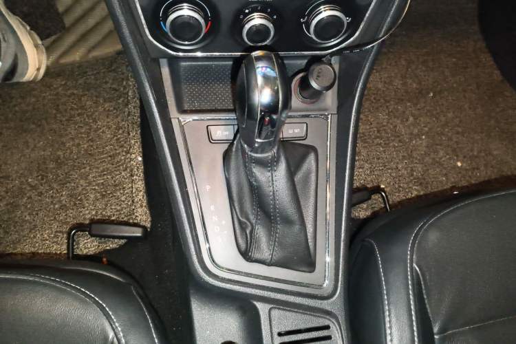 Used Volkswagen Gran Lavida 2015 1.6L Automatic Comfort Edition
