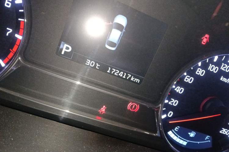 Used Kia K5 2015 2.0L Automatic LUX Odometer Close Up