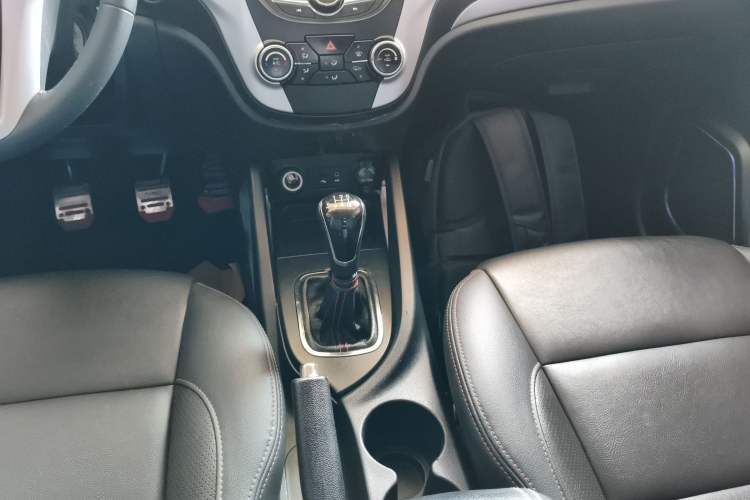 Used Changan CS35 2016 1.6L Manual Luxury Model China V Standard