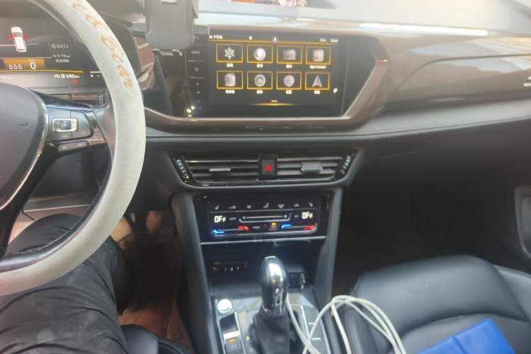 Used Volkswagen Tharu 2022 280TSI Two-Wheel-Drive Luxury Edition