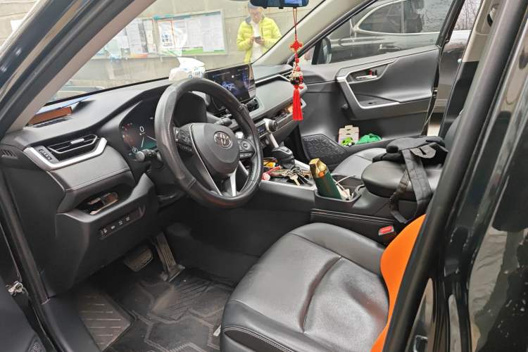 Used Toyota RAV4 2023 2.0L CVT Two-Wheel Drive Fashion Plus Edition
