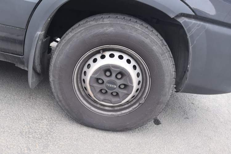 Used Iveco Eurocargo 2021 3.0T Automatic Super-Rui Short Wheelbase Low-Roof Manual-Door F1C
