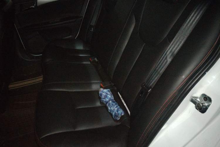 Used Roewe 350 2015 1.5L Manual Luxury Sunroof Edition Left Rear Seat