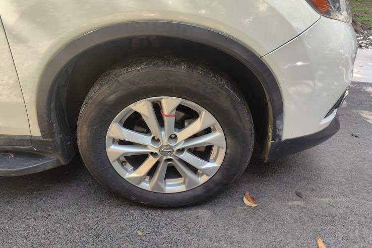 Used Nissan X-Trail 2014 2.5L CVT Luxury Edition 4WD Right Front Wheel Hub