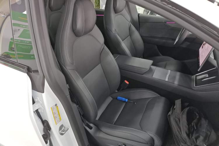 Used Tesla Model Y L 2025 Model Long-Range All-Wheel-Drive Version