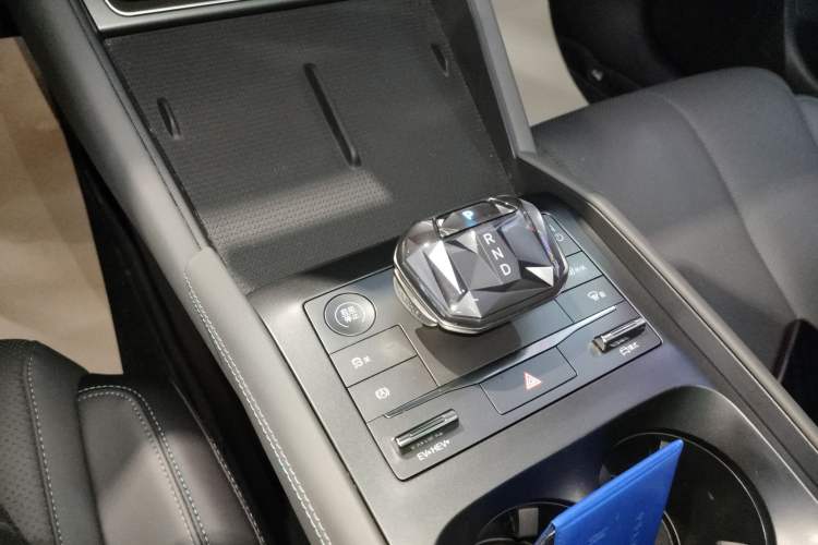 Used BYD Qin L 2024 DM-i 120KM Leading Model
