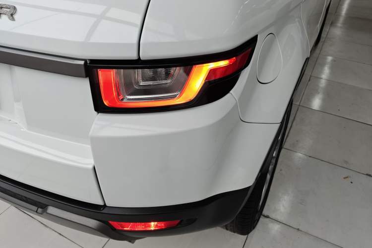 Used Land Rover Range Rover Evoque 2018 240PS PURE Style Edition