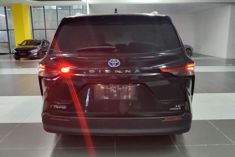 Used Toyota Sienna 2023 2.5L Hybrid Comfort Edition
