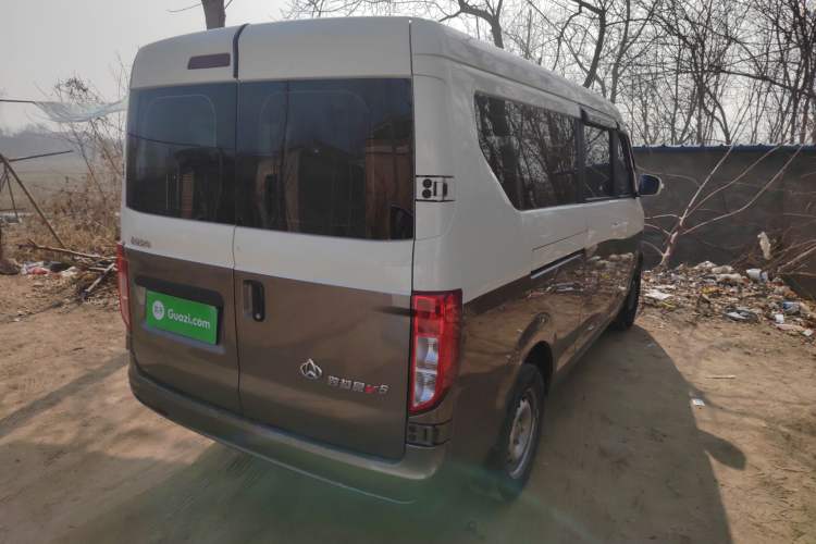 Used CHANGAN KUAYUE Xing V5 
