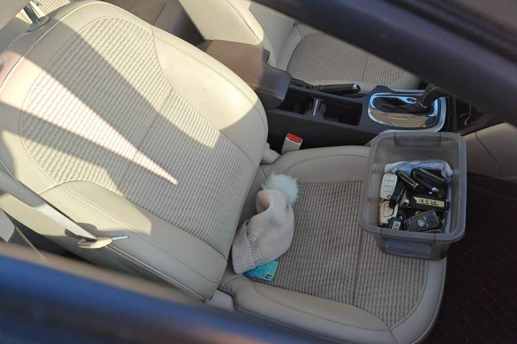 Used Buick Regal 2014 2.0L Leading Fashion Edition Right Front Seat