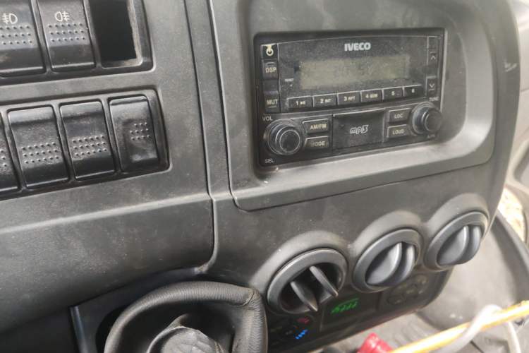 Used Iveco Power Daily 2013 2.5T-V39 Low-Roof Box Truck