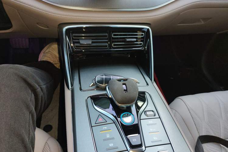 Used BYD Tang New Energy 2024 DM-i Glory Edition 112KM Prestige Model