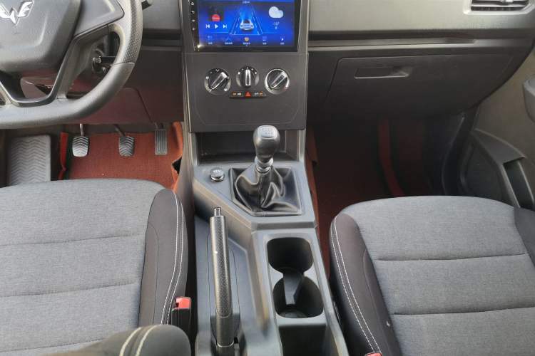 Used Wuling Hongguang PLUS 2019 1.5T Manual Standard Version 7 Seats
