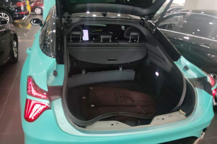 Used Hongqi H6 2023 2.0T ZhiZhen Edition Trunk