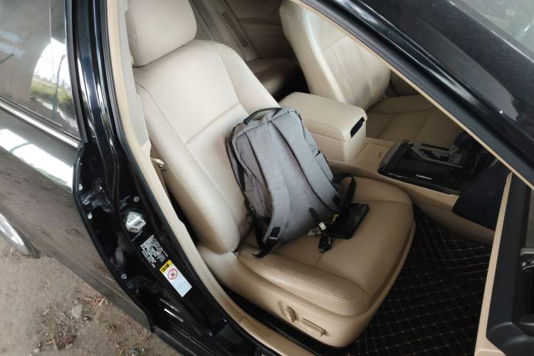 Used Toyota Camry 2012 Luxurious Edition 2.5HG Zunrui