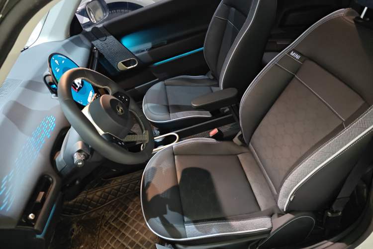 Used MINI Electric MINI COOPER 2025 456km COOPER E Classic Style
